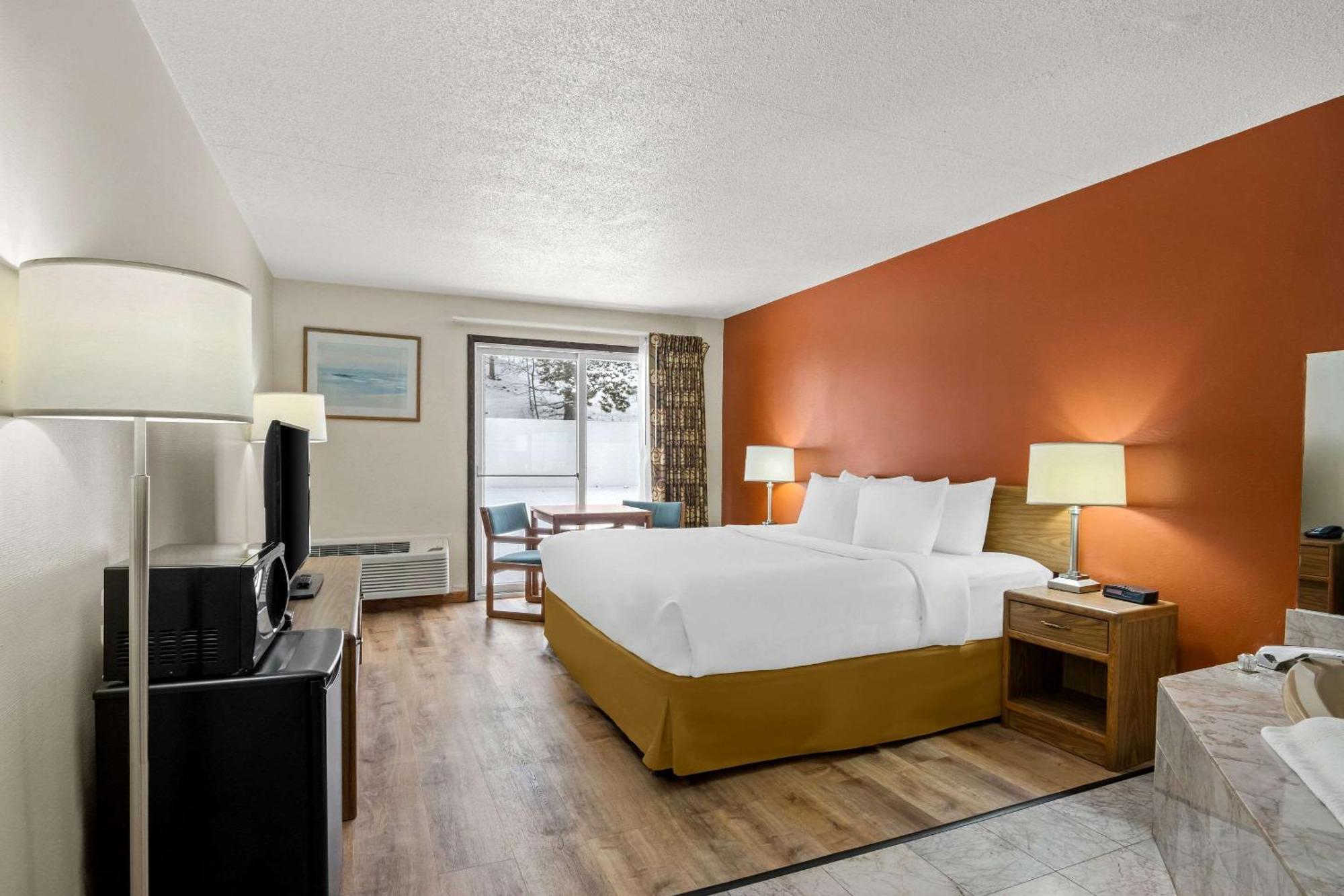 Econo Lodge 매니스티 외부 사진