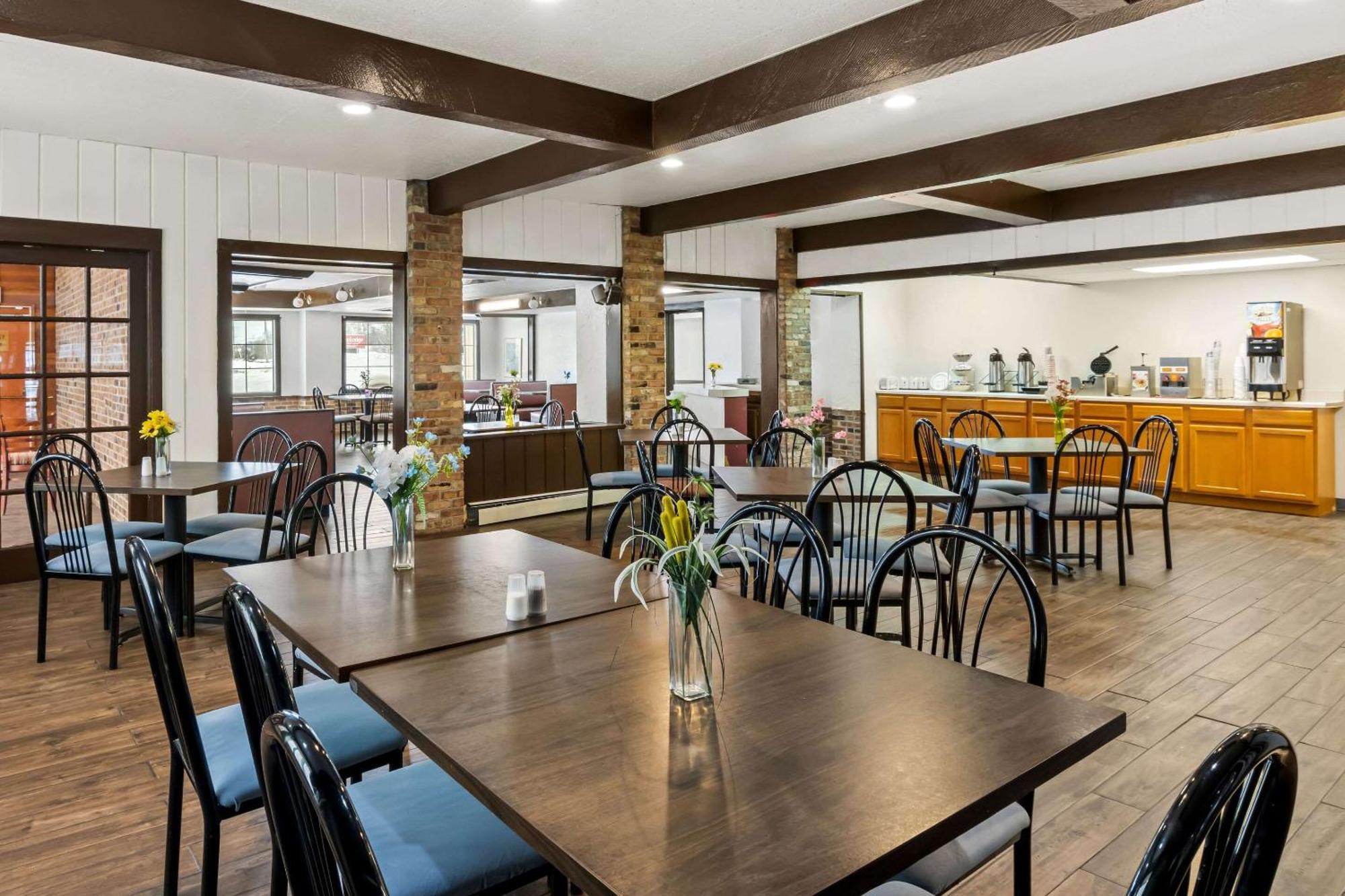 Econo Lodge 매니스티 외부 사진