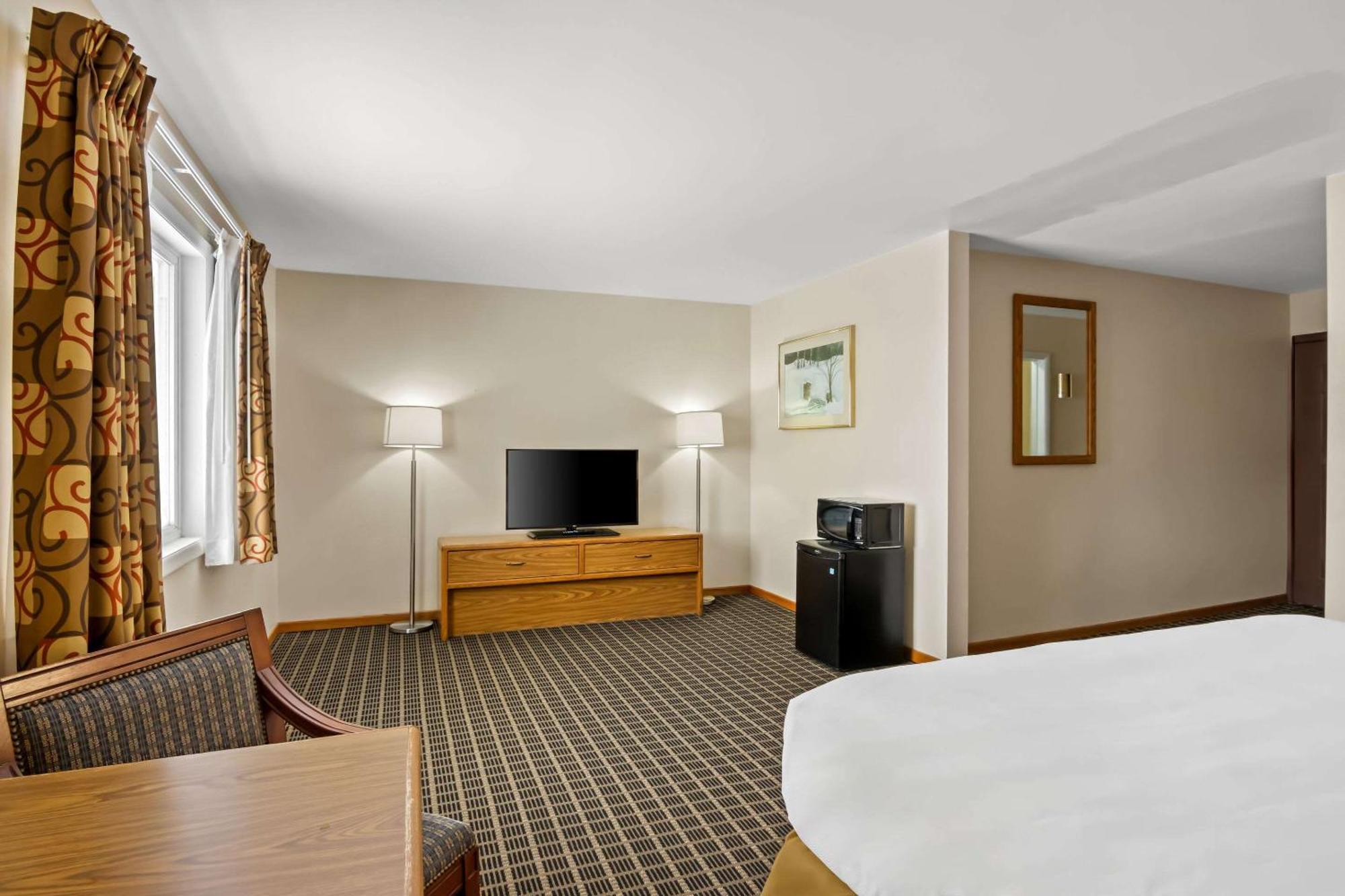 Econo Lodge 매니스티 외부 사진