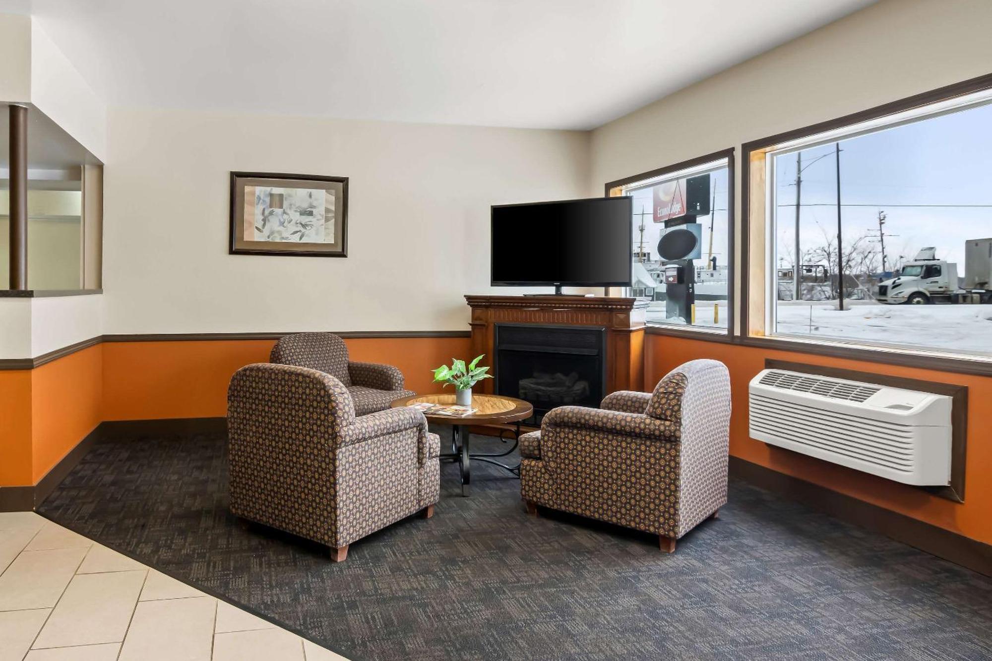 Econo Lodge 매니스티 외부 사진